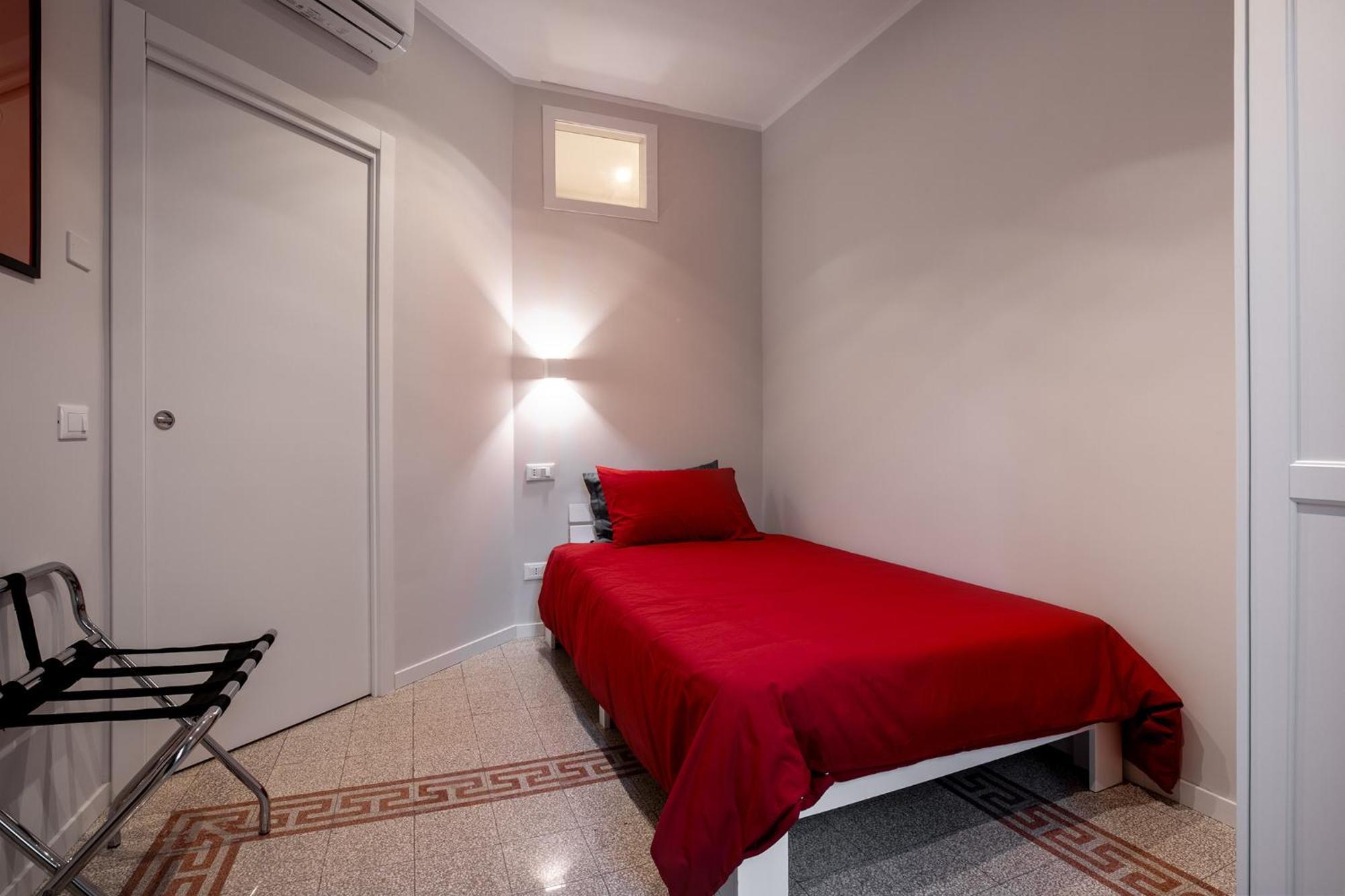 Casa Vacanza San Lo' Zona San Lorenzo Termini Roma — Photos 3